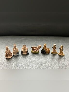 Red Rose Tea Wade Whimsies - Vintage Canadian Nursery Rhyme Porcelain Collection